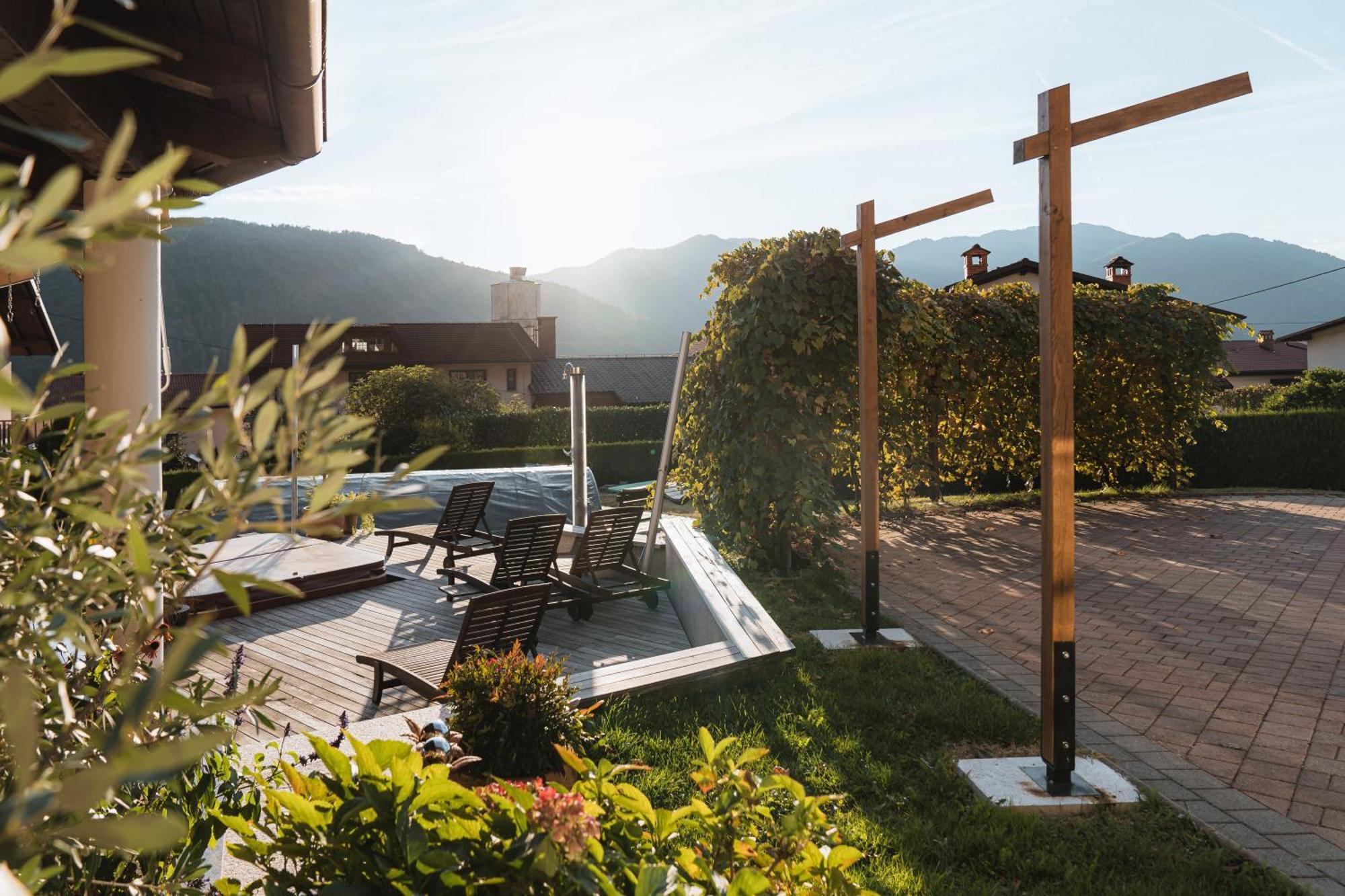 Hotel Penzion Kobala Tolmin Exterior photo